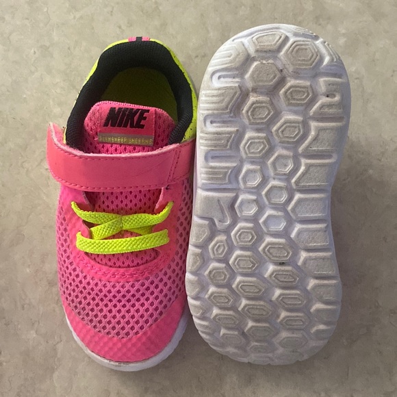 Nike Flex Experience 5 Running Shoe - Picture 8 of 8